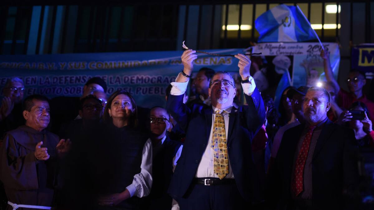 Movilización en Guatemala junto a Arévalo de León. Foto: EFE.