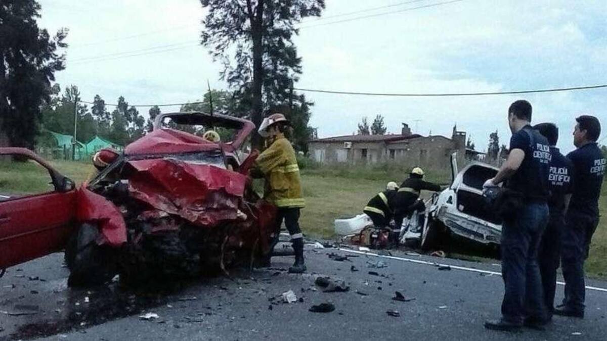 Muere familia argentina tras ser chocados por ladrones uruguayos