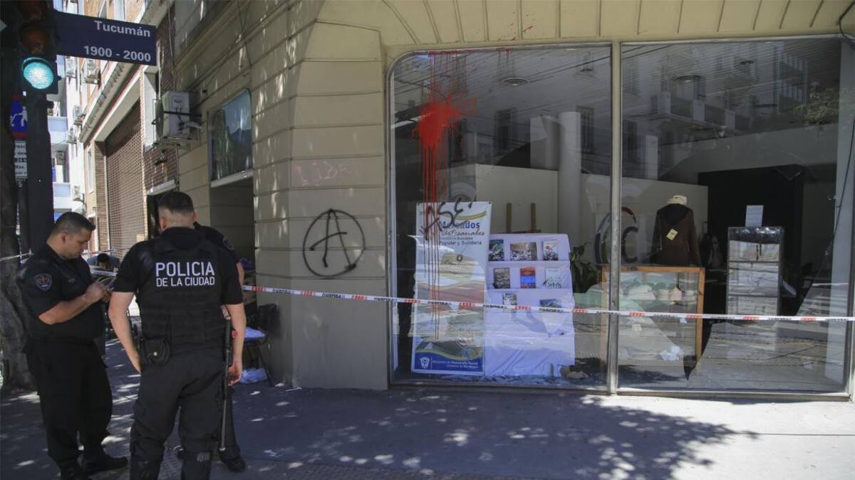 Muerte de mapuche - Ataque a casa de Río Negro (NA)