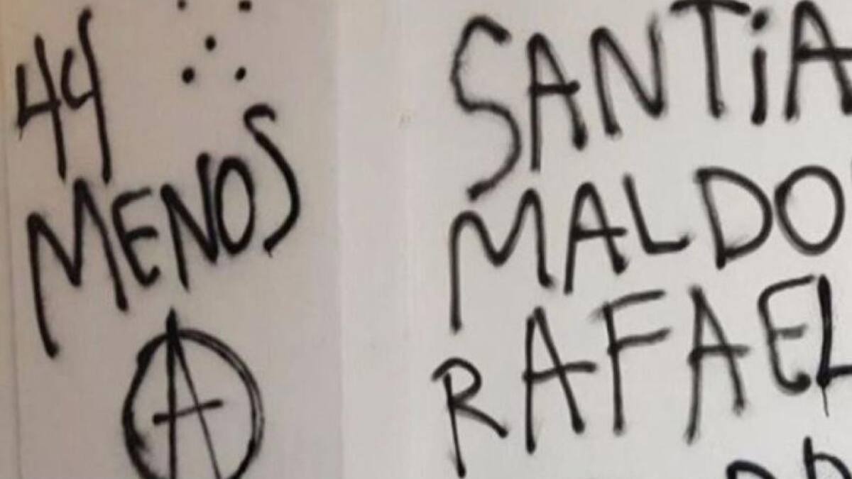 Muerte de mapuche - Protesta en el Cabildo