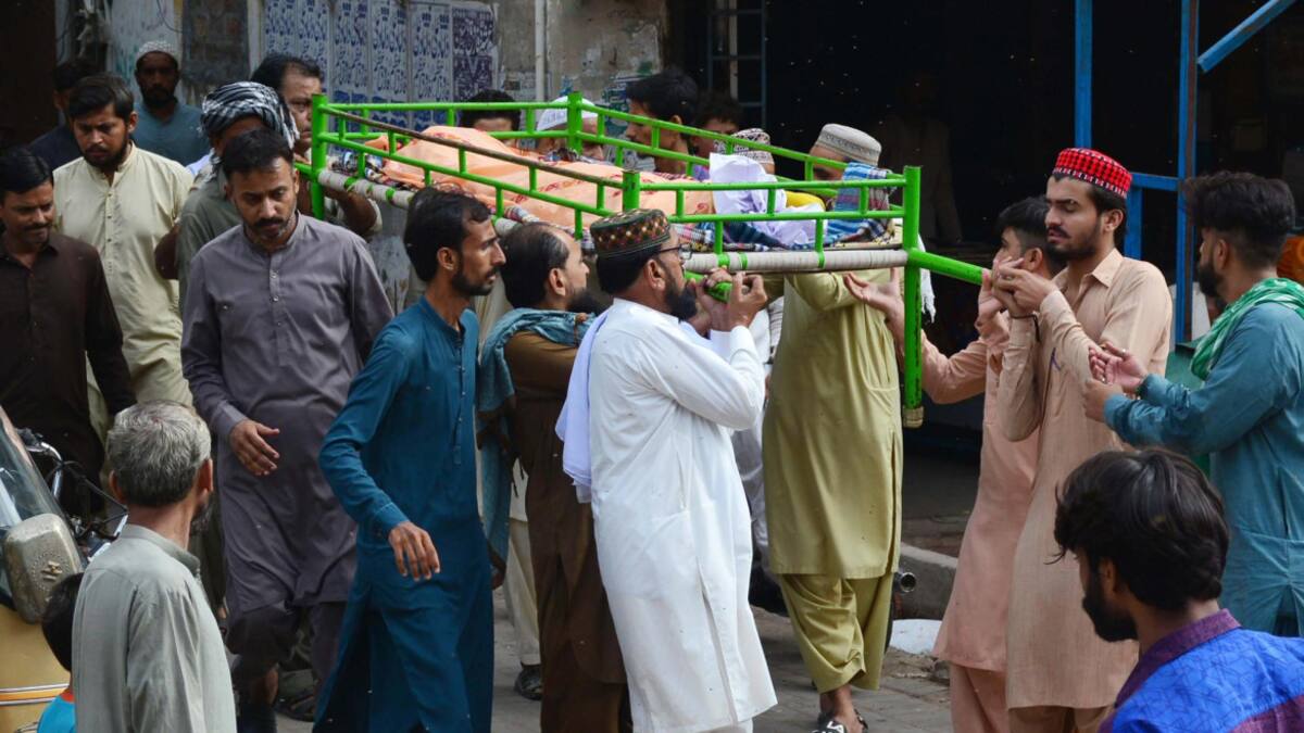 Muertos tras ataque suicida en Pakistán: chocó un auto cargado de explosivos