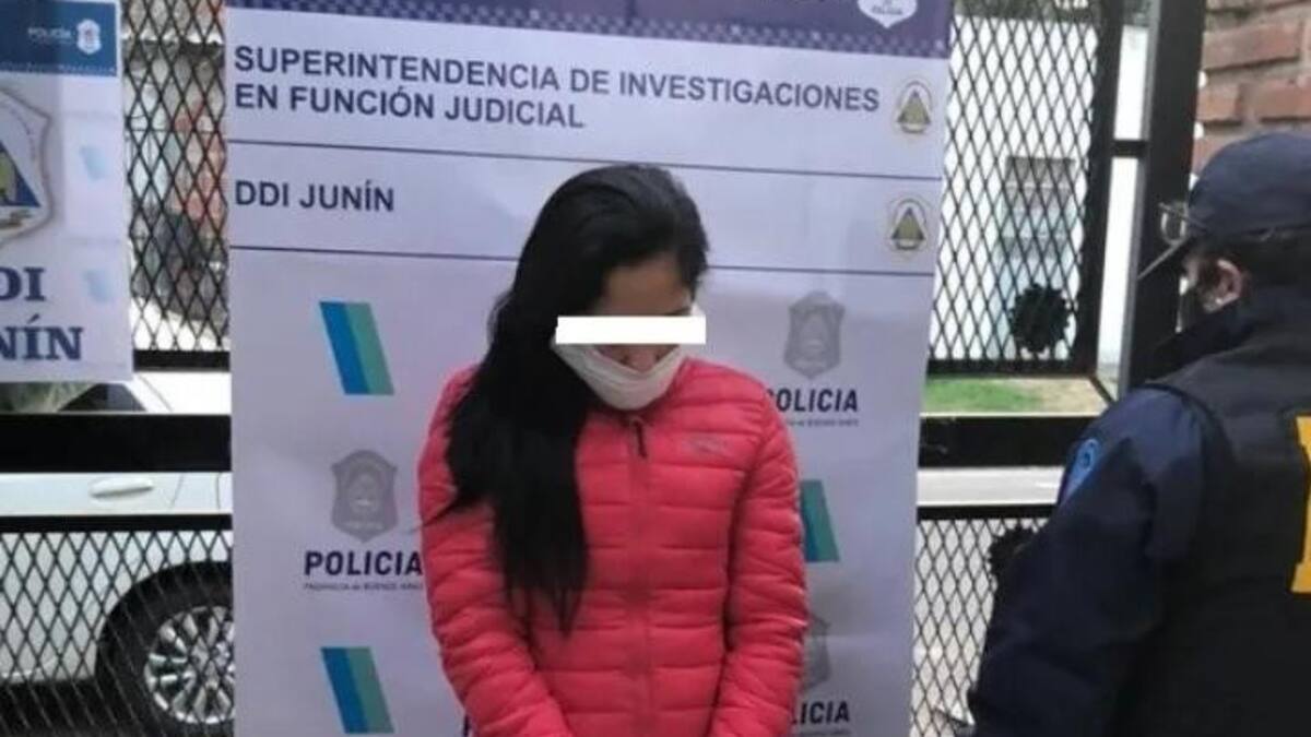 Mujer detenida por extorsionar hombres por Facebook junto a su novio preso