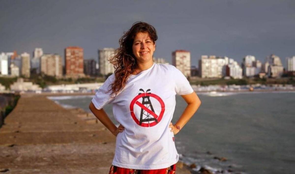 Mujeres contra las petroleras en Mar Del Plata. Foto Télam.