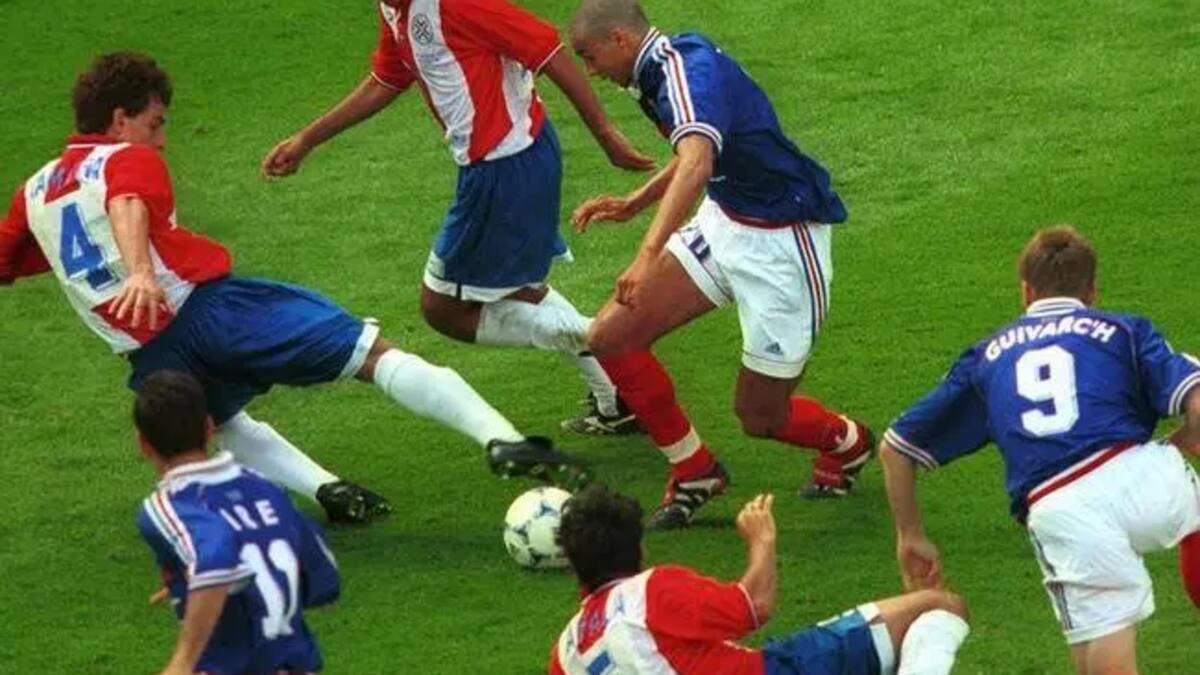 Francia y Paraguay se vuelven a ver las caras en un Mundial tras un antecedente inolvidable: el gran candidato ante los “cazadores de utopías”
