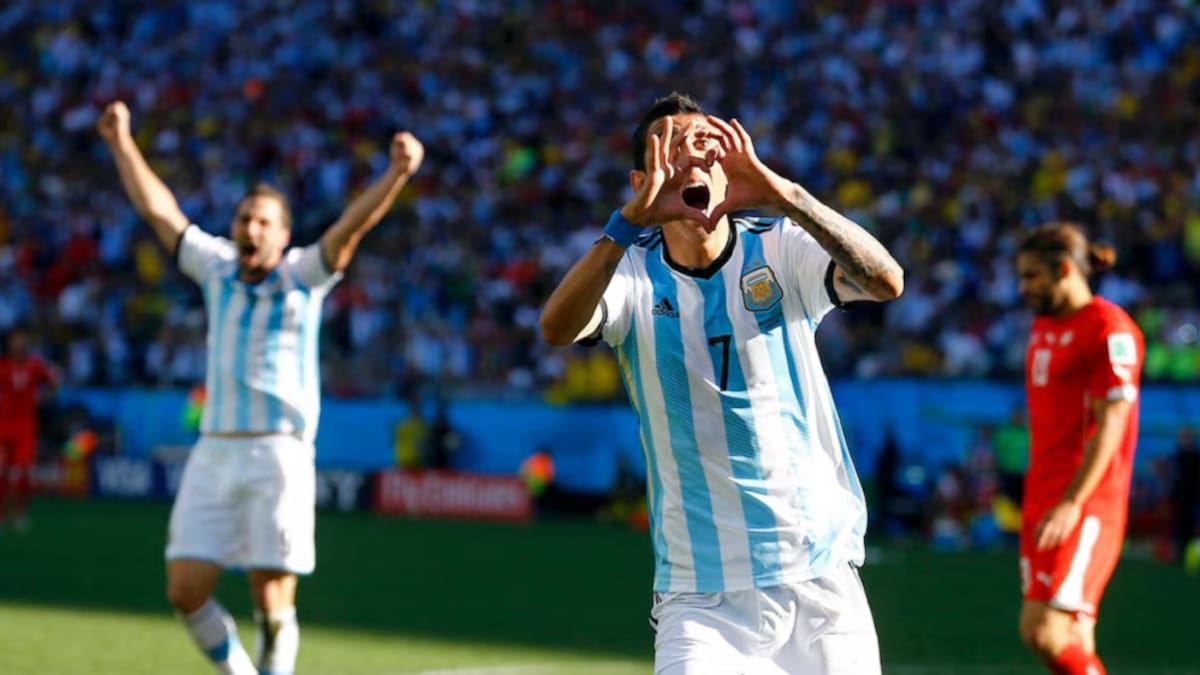 Así era Buenos Aires la última vez que Argentina jugó contra Suiza en un Mundial: diarios en kioscos, filas para la SUBE y taxis sin app