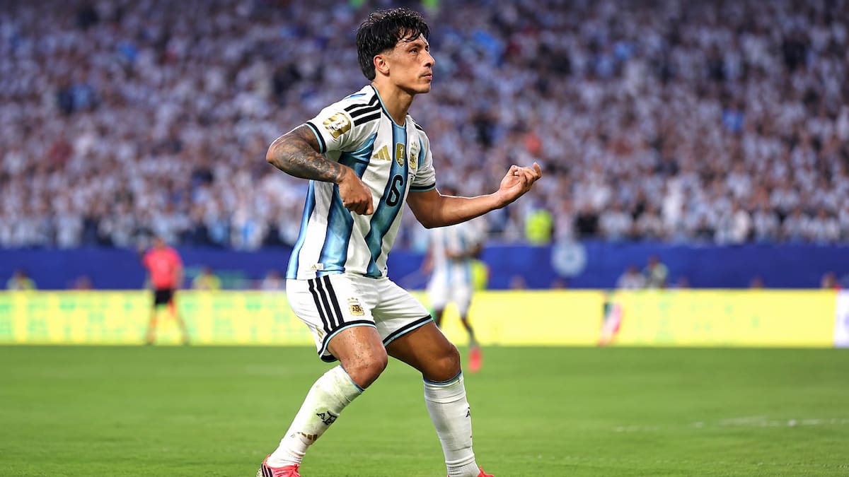 Lisandro Martínez emocionó a todos con su homenaje al Indio Solari: el gesto que unió al fútbol y al rock argentino
