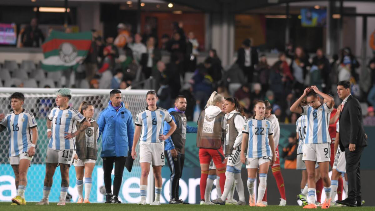 La decepción del seleccionado argentino tras el partido. Foto: Télam.