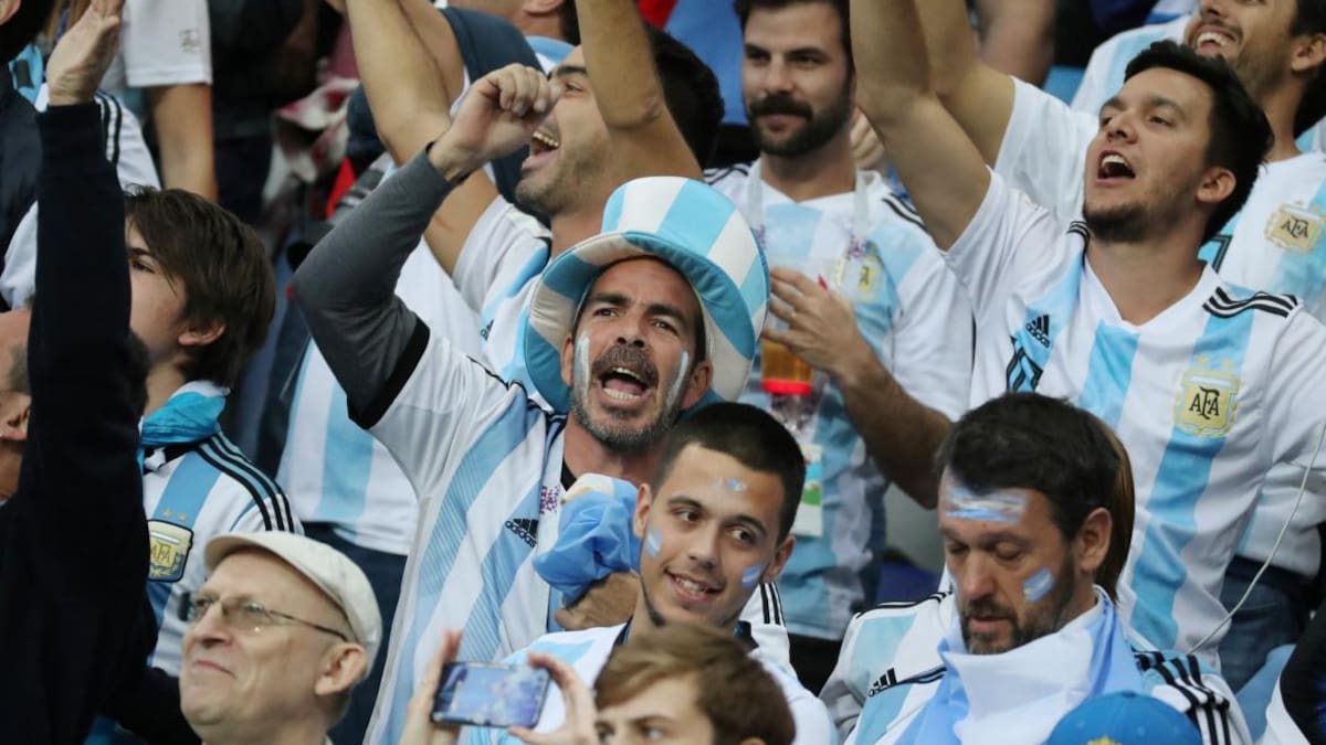 Antes de convertirse en un himno del fútbol, “Vamos vamos, Argentina” fue un jingle político: la curiosa historia detrás del cántico