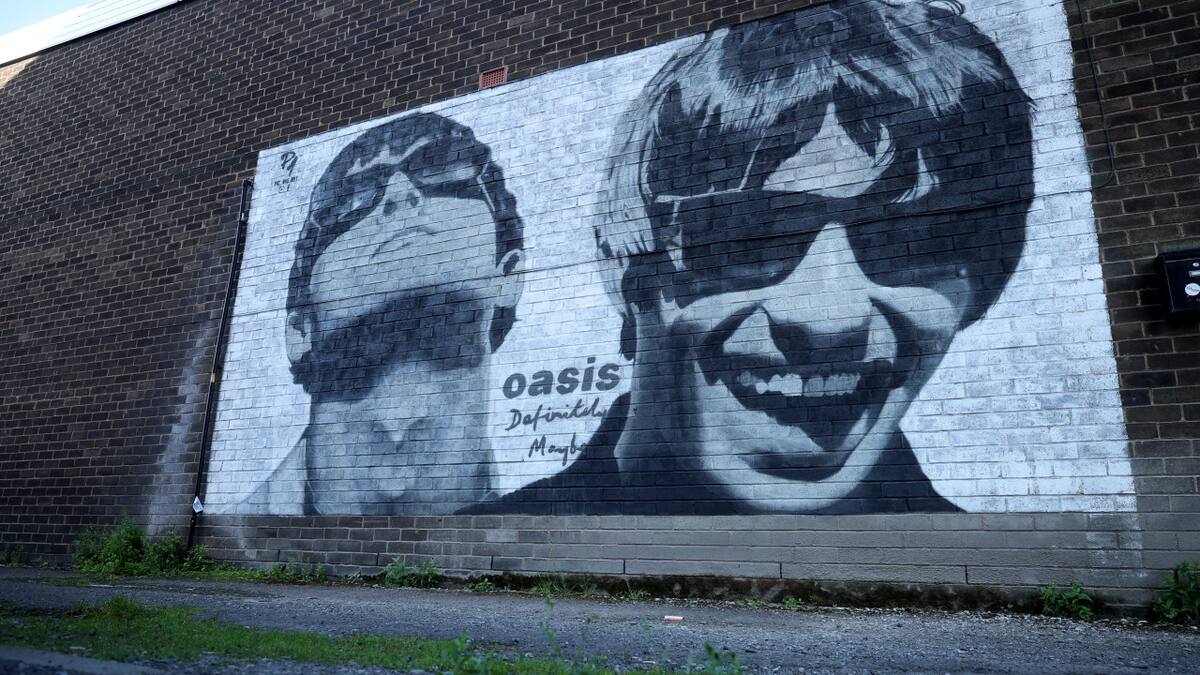 Mural de Oasis en Manchester. Foto: REUTERS.