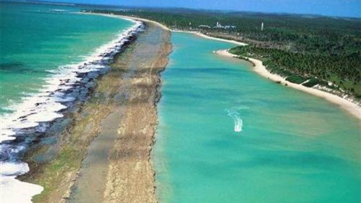 El paraíso sudamericano donde una playa de aguas turquesas crea la pileta natural más grande del planeta