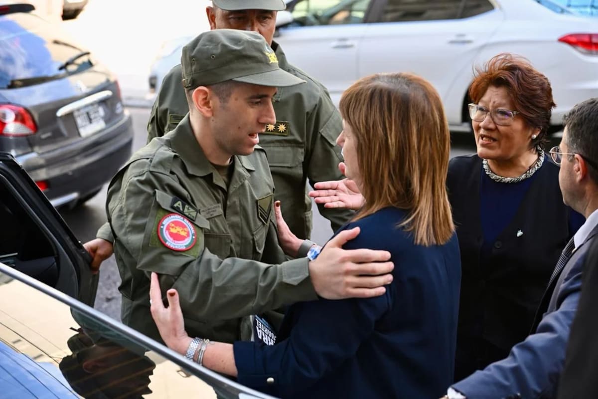 Nahuel Gallo junto a Patricia Bullrich.