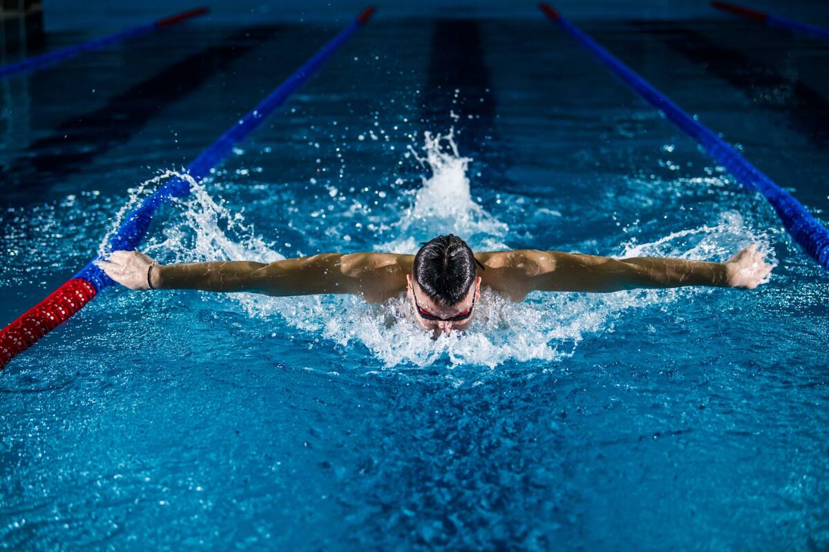 Natación, el deporte más recomendado por Harvard. Foto: Unsplash