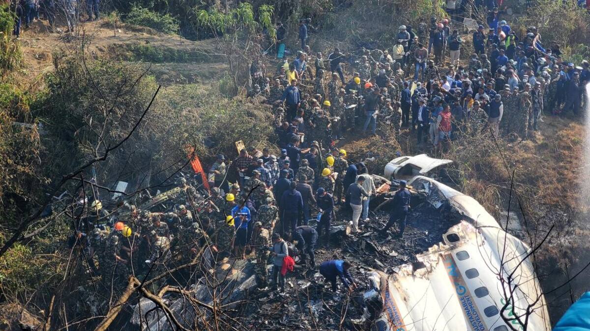 Tragedia en Nepal: el momento previo a la caída del avión en un video impactante