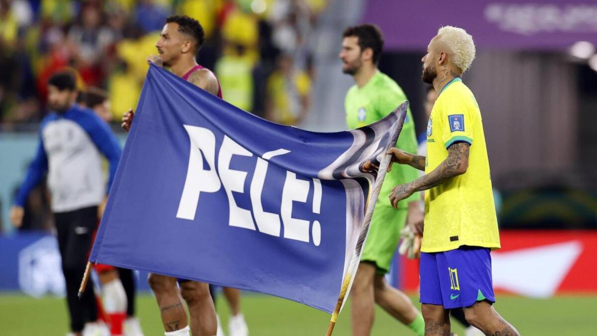 Neymar le dedicó el triunfo de Brasil a Pelé. EFE