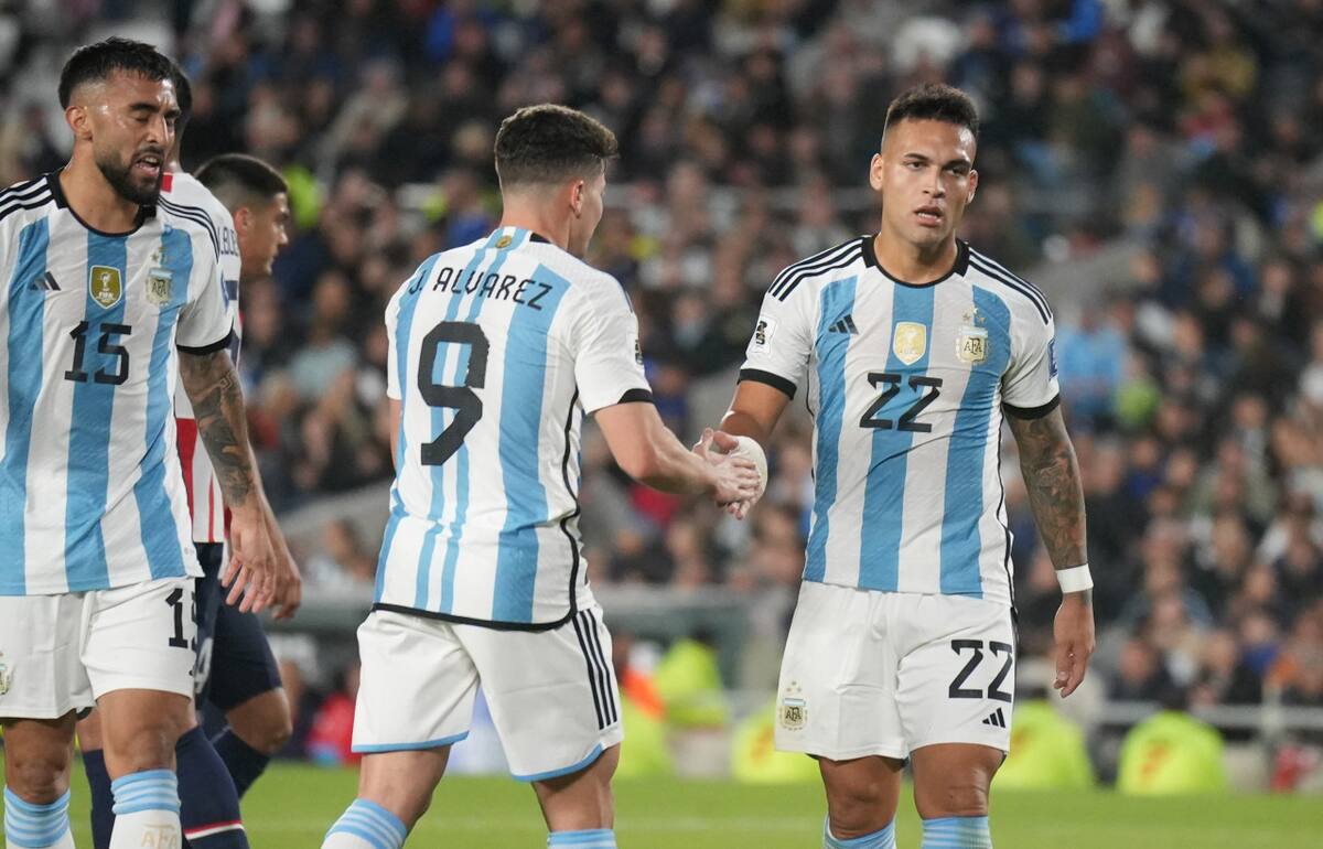 Nico González, Julián Álvarez y Lautaro Martínez; Argentina vs Paraguay. Foto: NA.