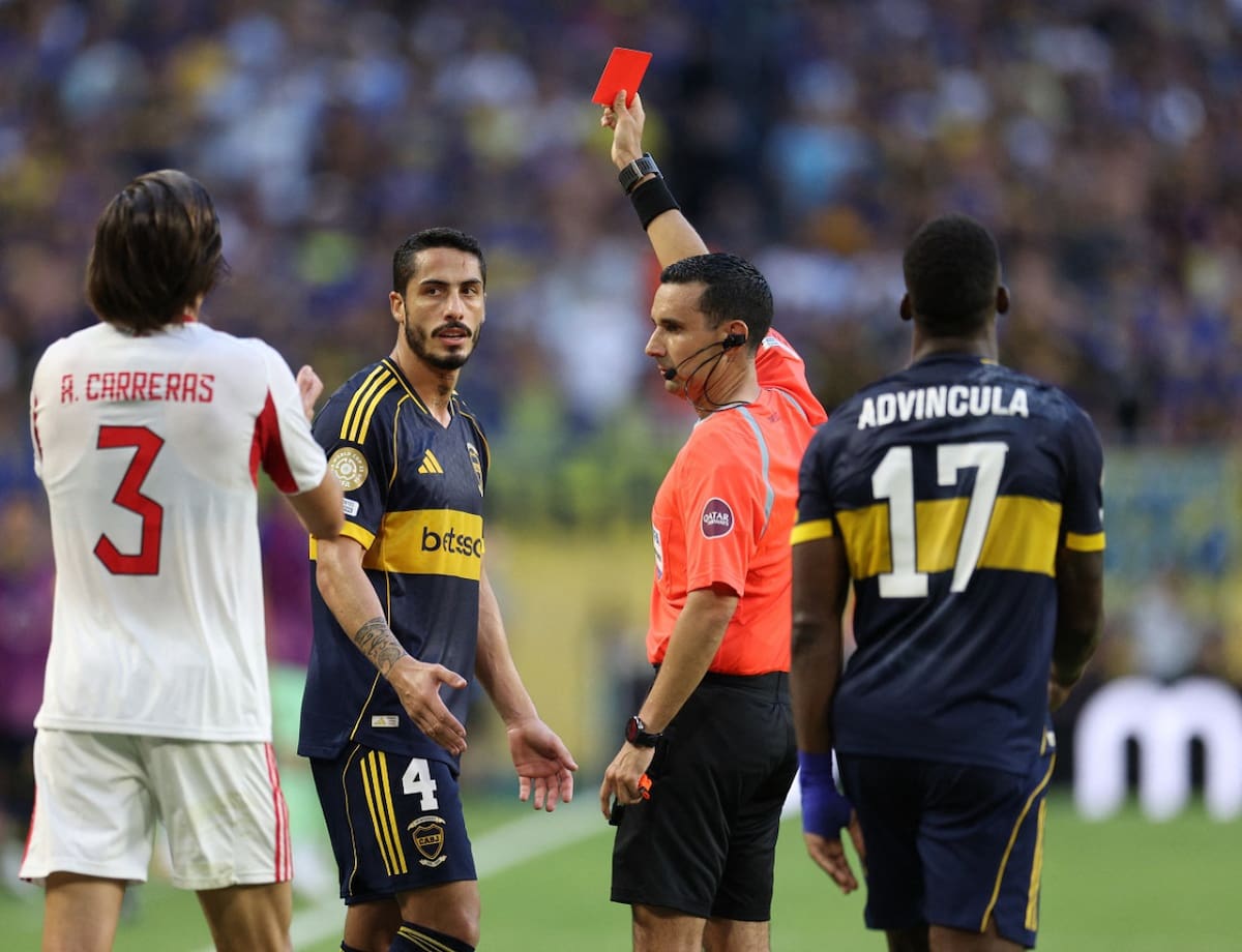 Nicolás Figal fue expulsado en el debut de Boca ante Benfica en el Mundial de Clubes. Foto: Reuters (Nathan Ray Seebeck)