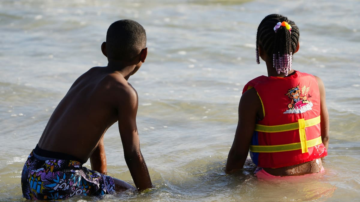 Casi 3.500 niños han muerto o desaparecido en la última década intentando cruzar el Mediterráneo. Foto: Unsplash.