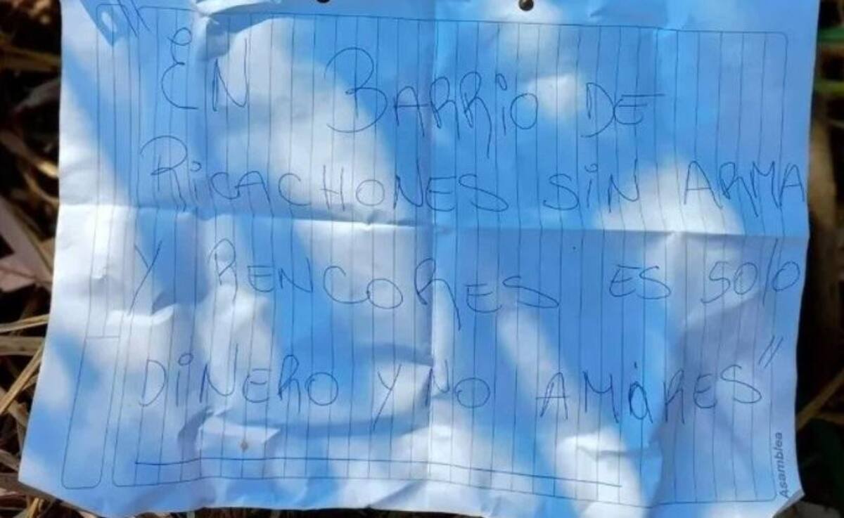 Nota dejada en country de Tigre. Foto: NA.