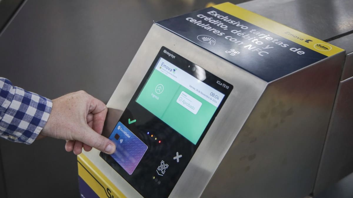 Nuevas formas de pago en el subte. Foto: X @jorgemacri.