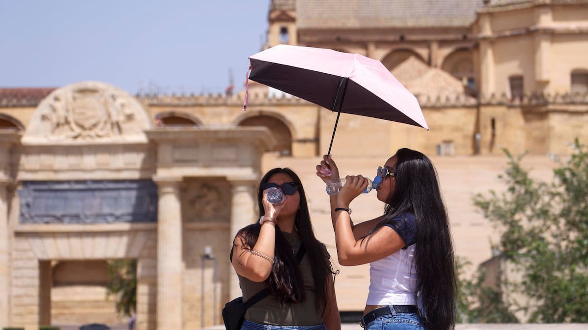 España enfrenta una ola de calor extremo: las máximas superarán los 40 °C
