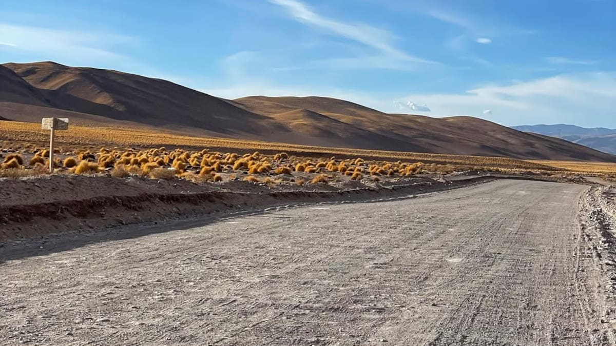 Calles de adobe y paisajes únicos: dónde queda el pueblo más alto de Argentina.