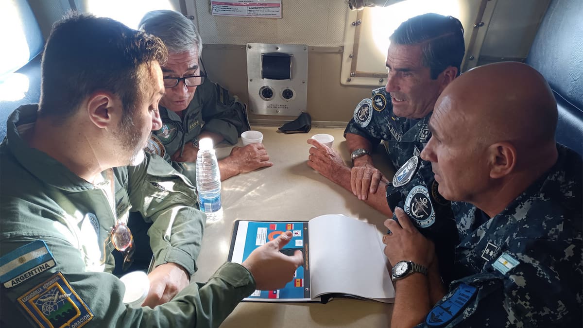 La Armada Argentina realizó una operación de vigilancia y control de los espacios marítimos