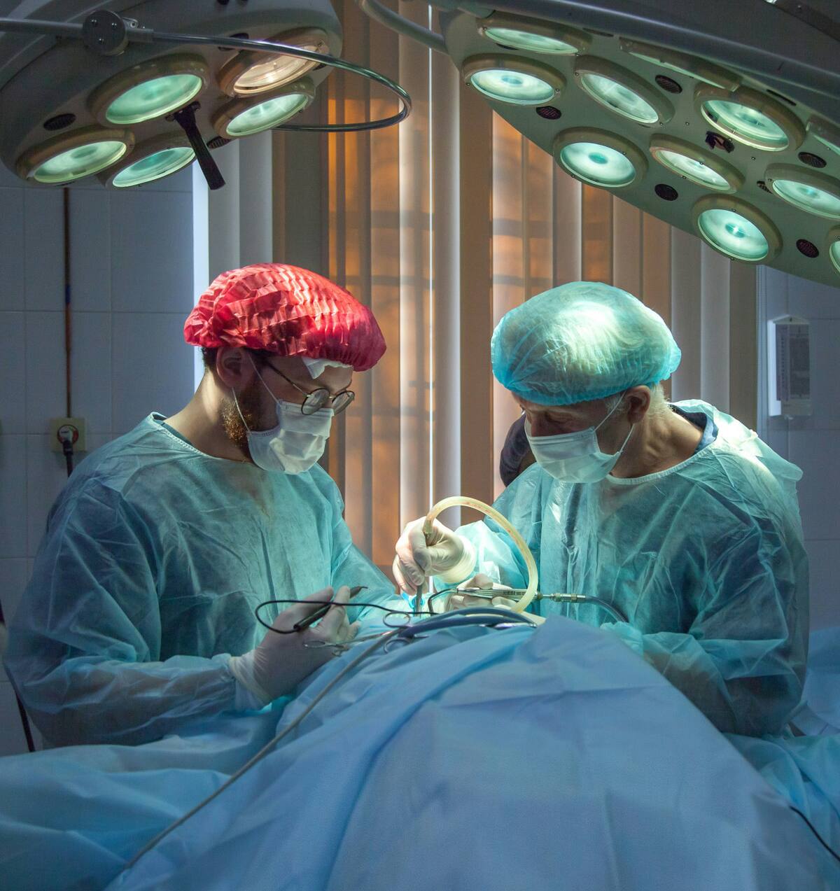 Operación, médicos, medicina. Foto Unsplash.