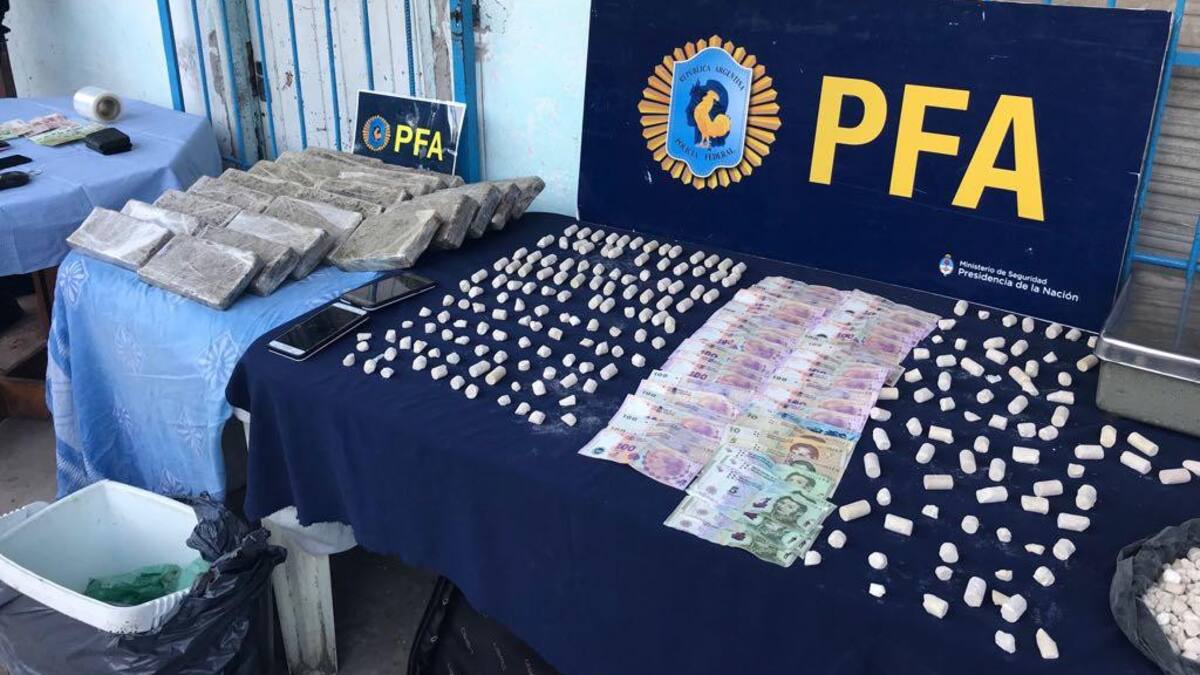 Operativo antidrogas en Villa Zavaleta