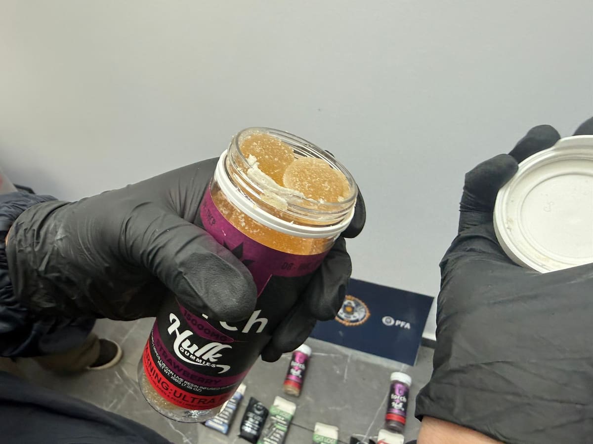 Operativo contra la venta ilegal de productos de vapeo con THC y nicotina.