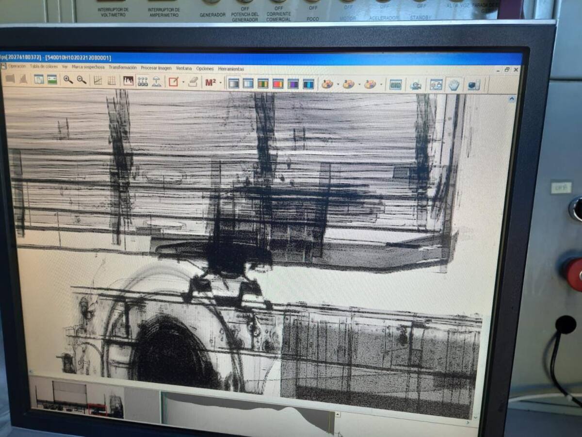 Operativo de Aduana en Concordia por camión con cocaína. Foto: Aduana.