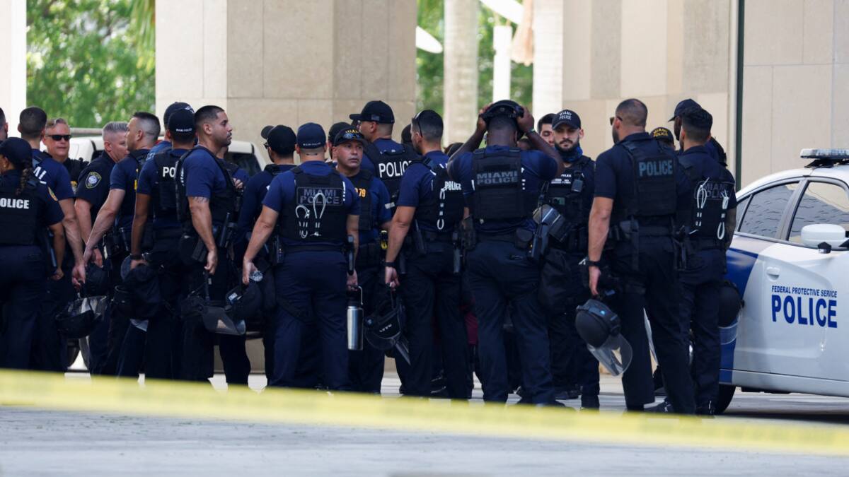 Operativo de seguridad en el juicio a Trump. Foto: Reuters.
