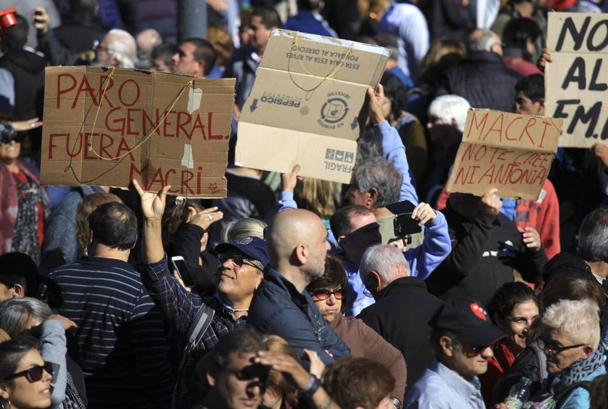 Oposición FMI - Obelisco