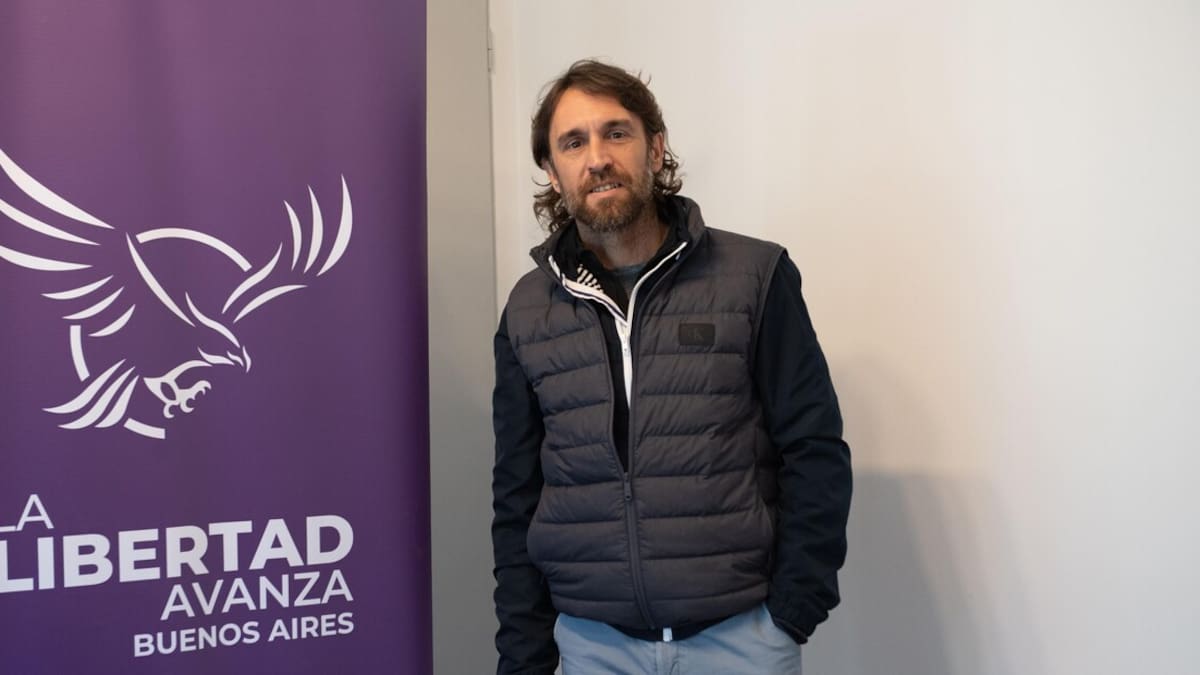 Tras la salida de Leila Gianni, Oscar Ahumada se suma a las bajas de La Libertad Avanza en la Provincia