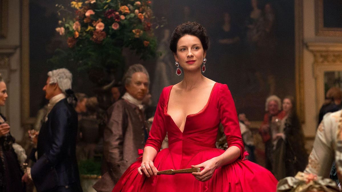 Del icónico vestido rojo de Claire al traje de Jamie en Culloden: subastarán ropa y accesorios de Outlander