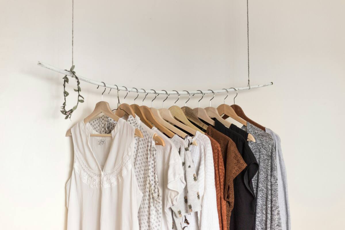 Outlet de ropa en la Ciudad. Foto: Unsplash