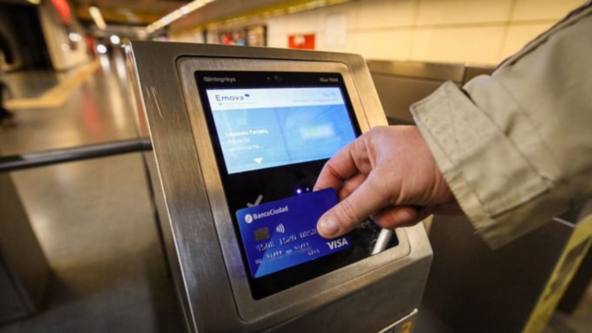 Descuentos para viajar en subte. Foto Banco Ciudad.