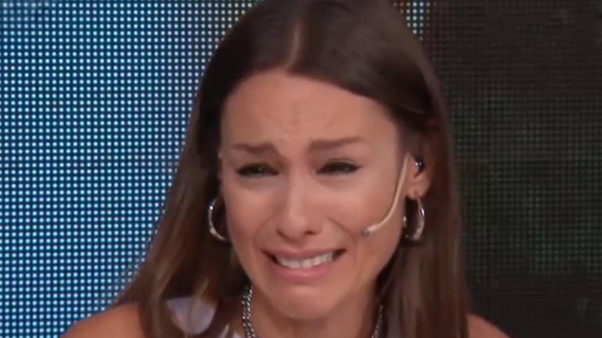 Pampita llorando