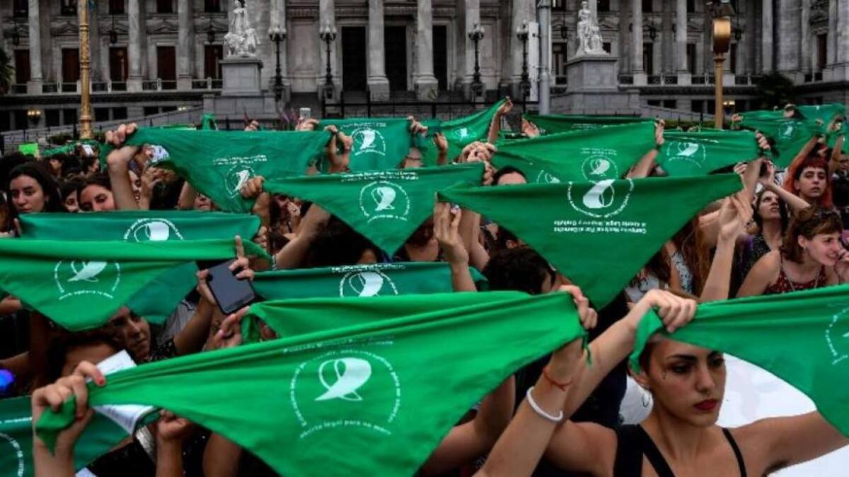 Pañuelazo por aborto frente al Congreso