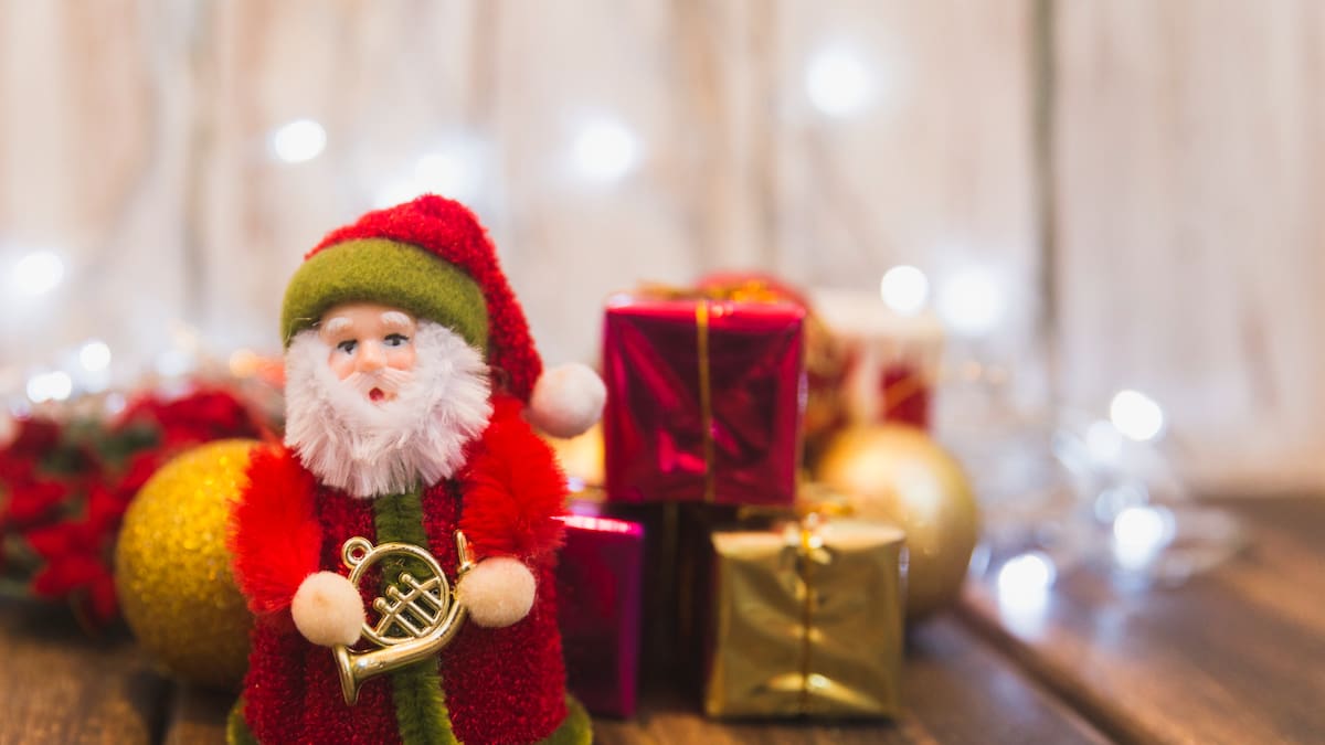 Papa Noel y decoración de Navidad