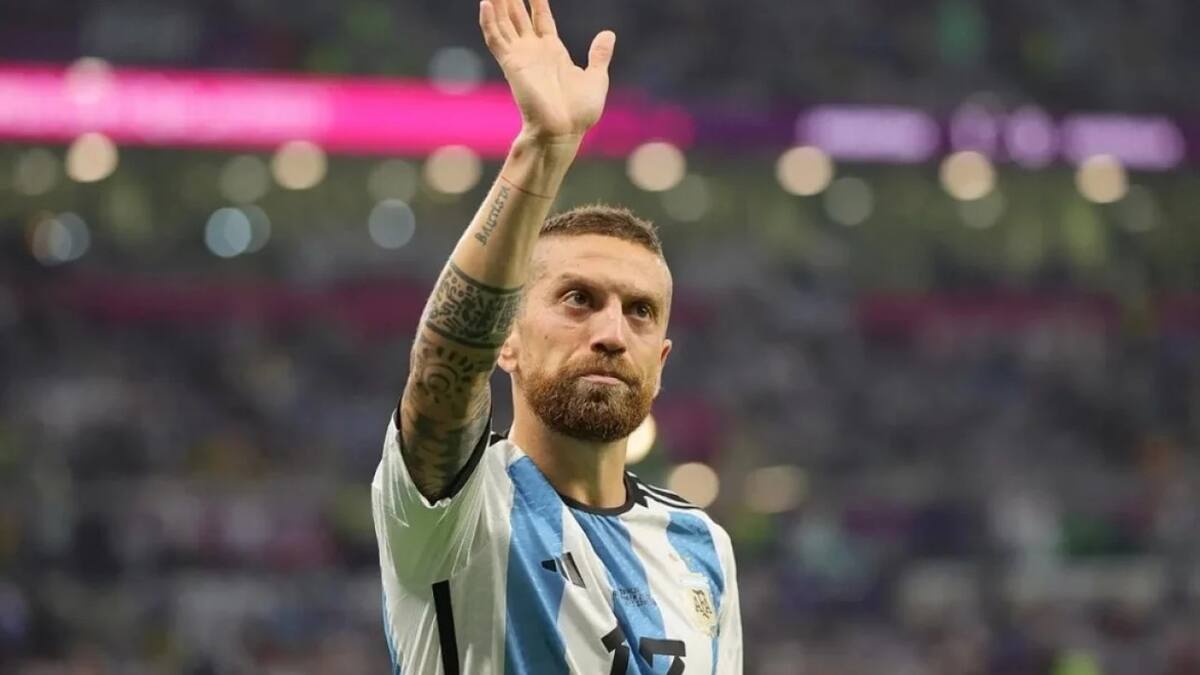 El "Papu" Gómez despidió a su tío y gloria de Independiente, Hugo Villaverde. Foto: NA.