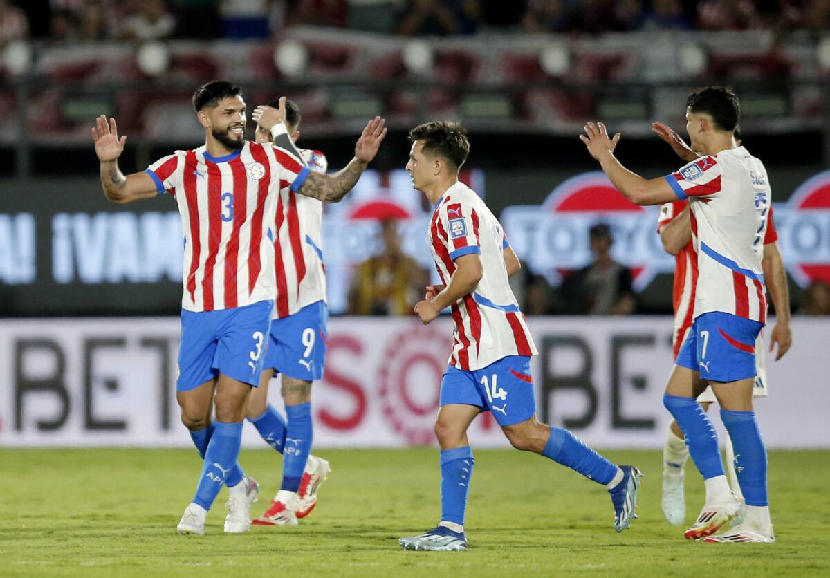 Paraguay escaló cinco posiciones para ser 48va en el planeta. Foto: Reuters/César Olmedo