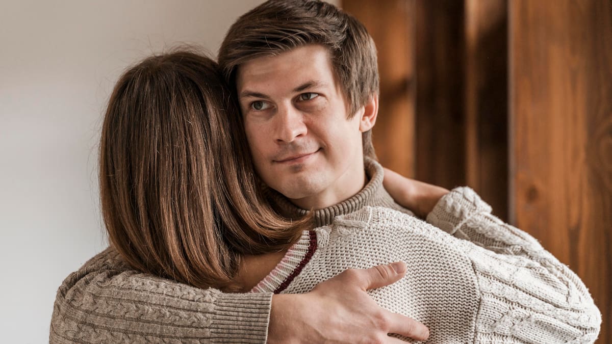 El costo emocional del mankeeping: el esfuerzo detrás de las mujeres por sostener relaciones desiguales