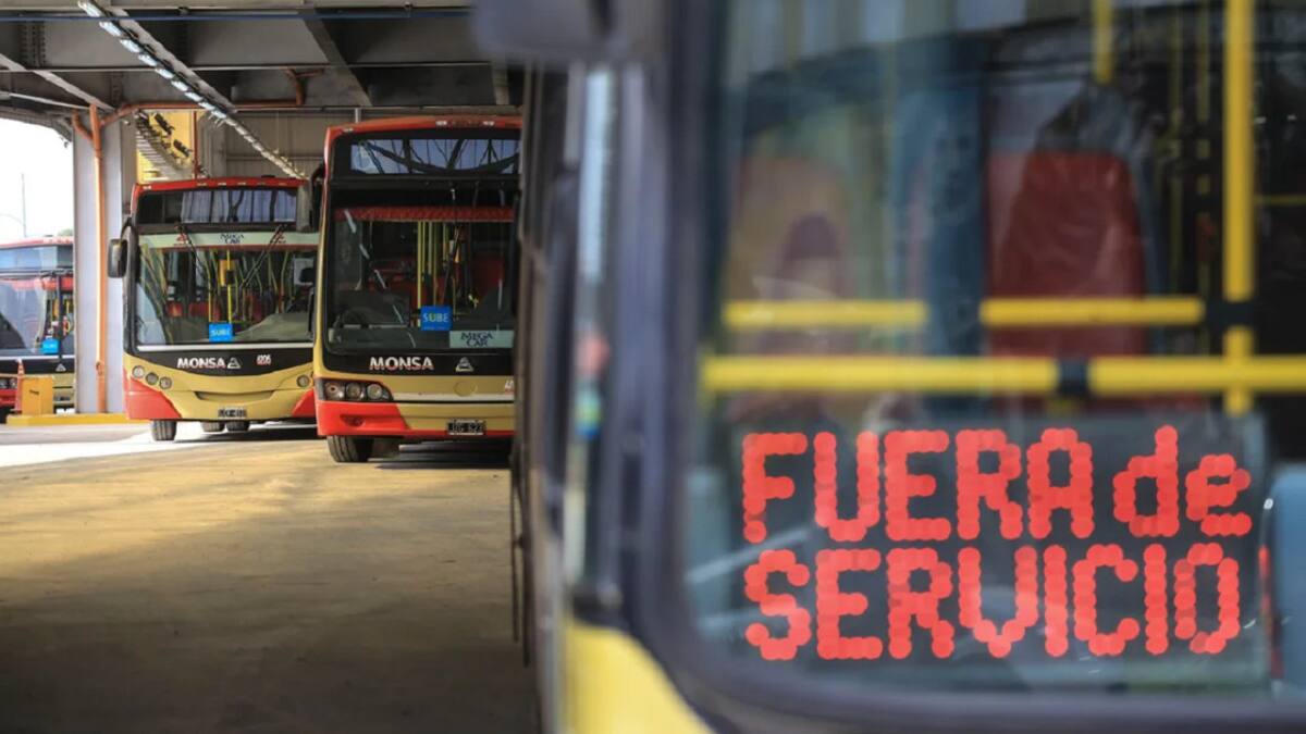 Un nuevo paro de colectivos organizado por la UTA. Foto: NA.
