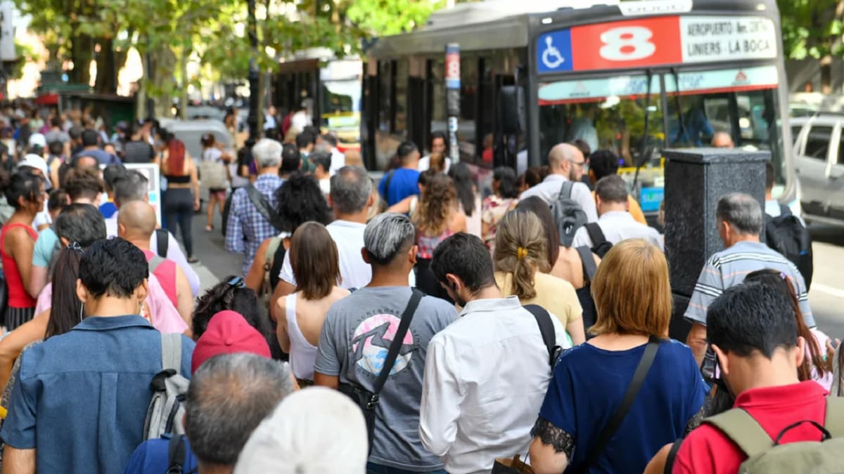 Paro de colectivos: qué líneas no funcionan en el AMBA y hasta cuándo rige la medida