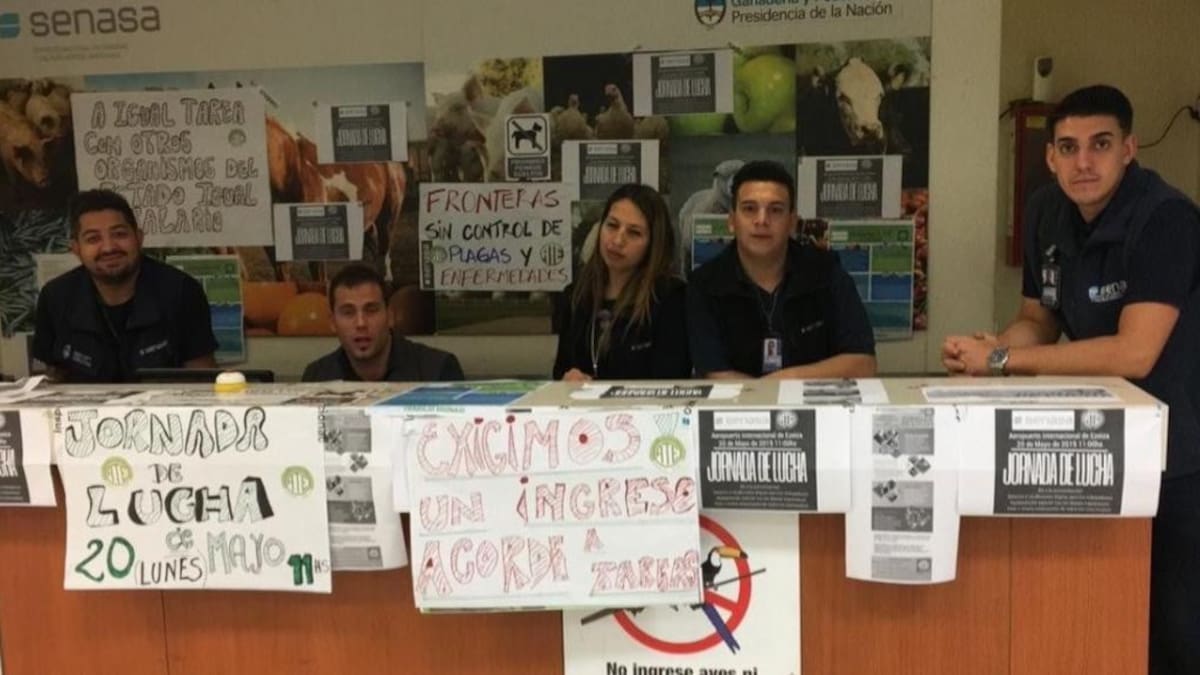 Paro de Senasa en Ezeiza - vuelos demorados