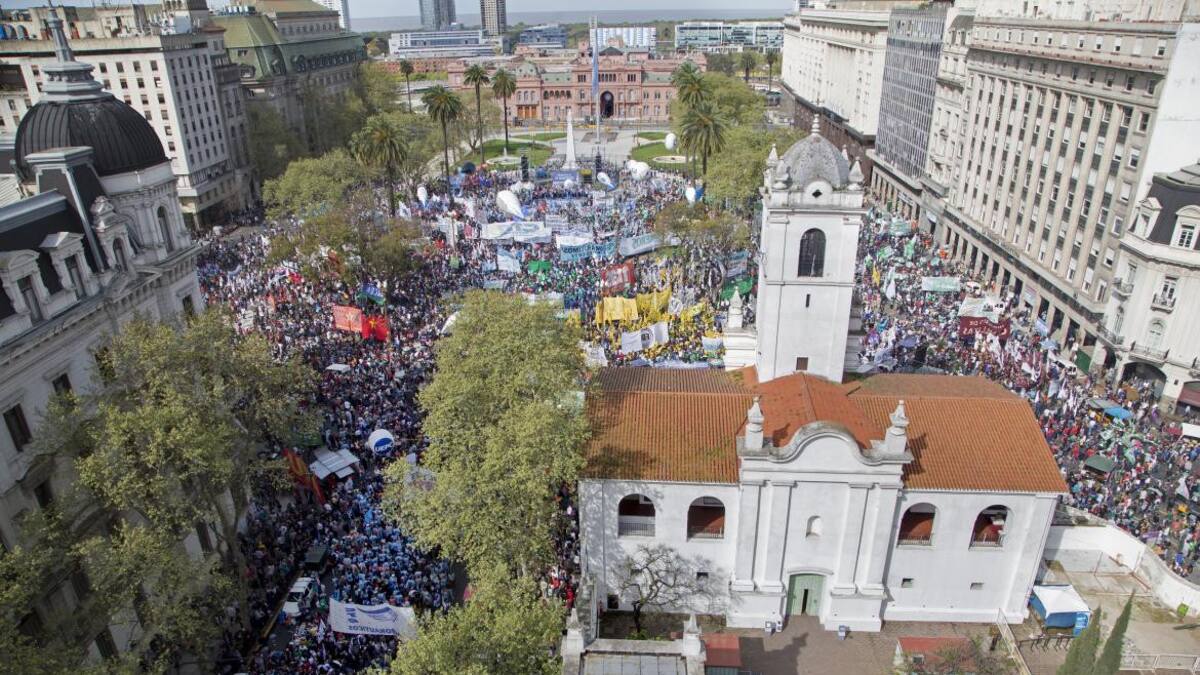 Paro y marcha CTA contra ajustes del Gobierno en Plaza de Mayo, 24-09-2018, Agencia NA