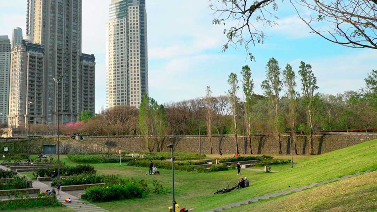Bares en los parques porteños: vecinos y ONG advierten por la reducción de espacios verdes en la Ciudad de Buenos Aires