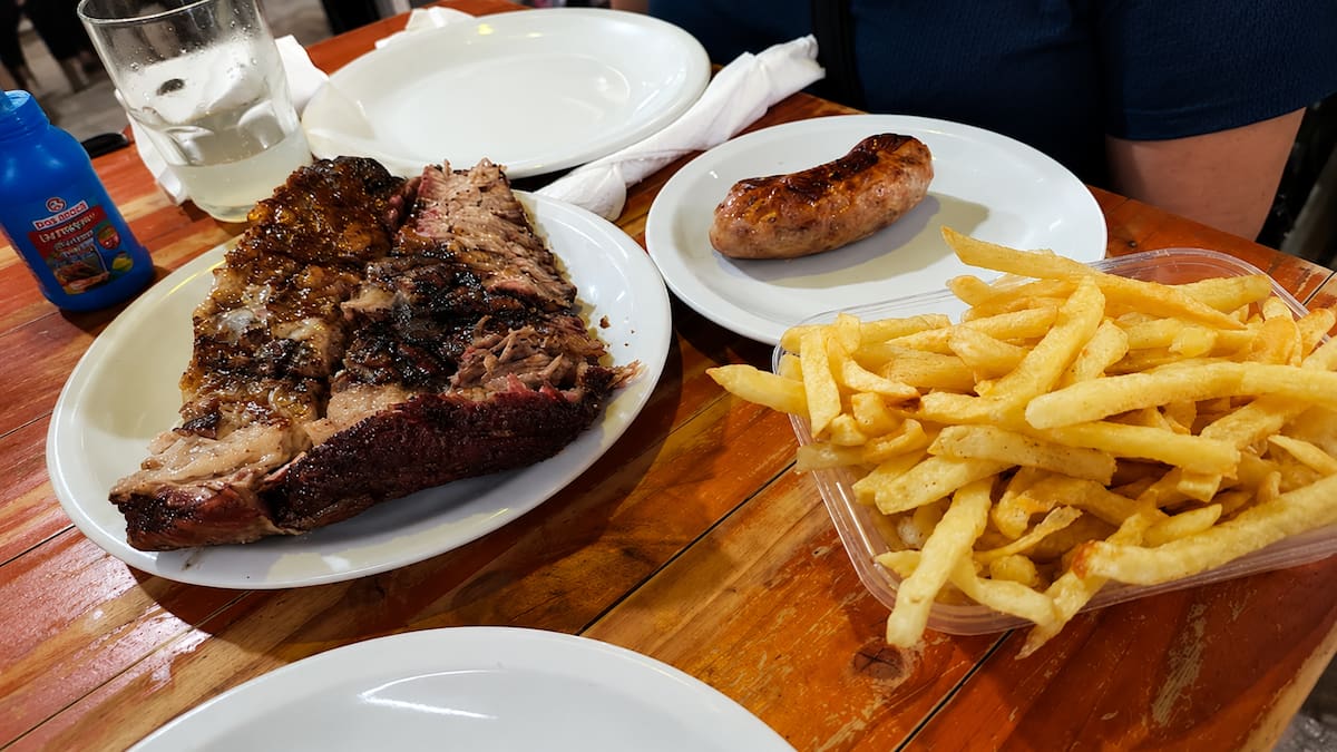Cuáles son los mejores cortes de carne para comer en “Lo de Beto”, el clásico parrillero de Cañuelas