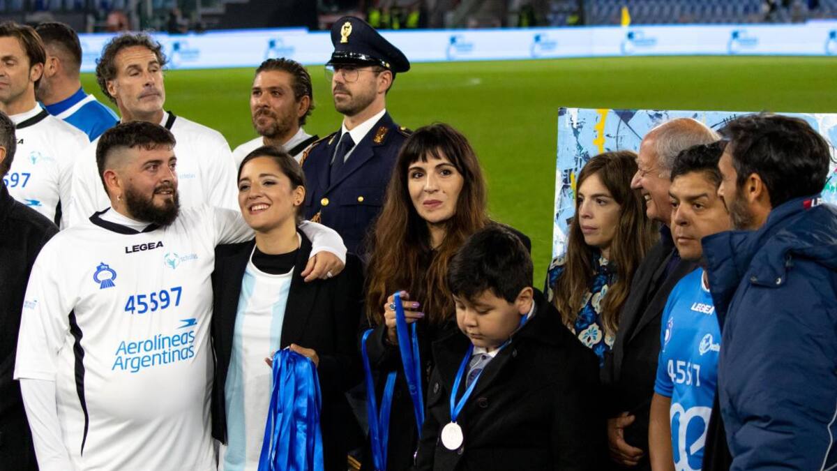 Partido por la Paz en Homenaje a Maradona con los hijos de Diego. Foto: REUTERS.