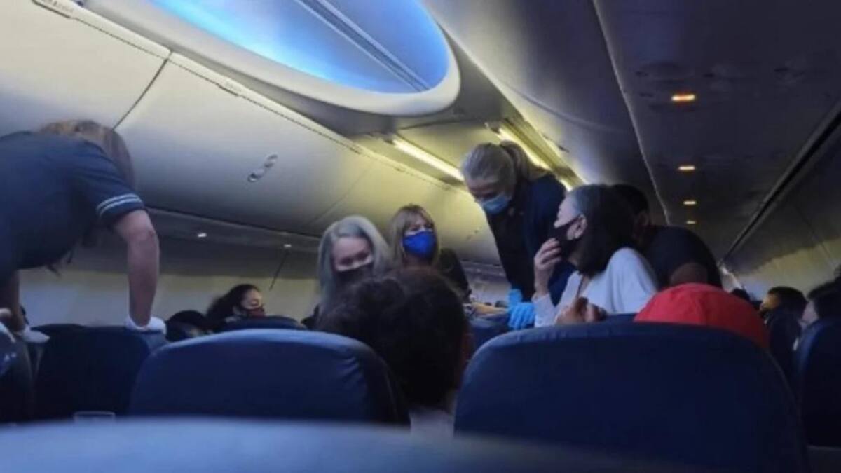 Pasajera con coronavirus en el avión